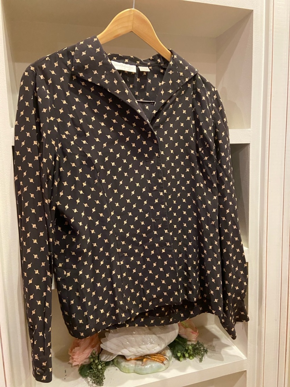 Vintage Dana Buchman Black Patterned Button-Up Blouse Cream Accent 100% silk